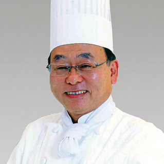 Forest Fruits Macaroon